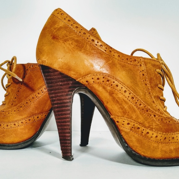 Tan Aldo laced heels! - Picture 4 of 8